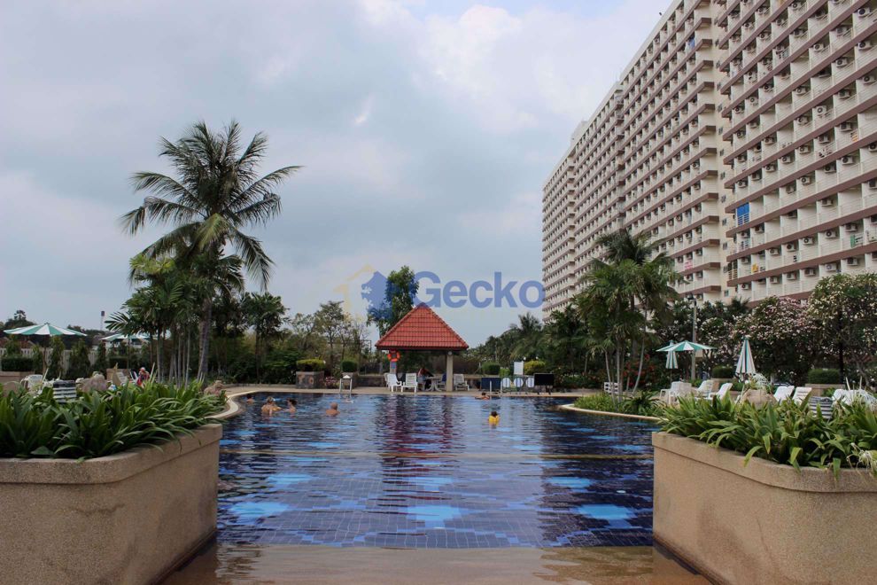 Jomtien Beach Condo
Jomtiem Rent ฿ 8,000
Studio  1 Bathroom
Living Size 32 Sqm