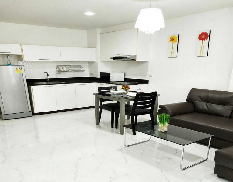 REDUCE: 2.89 LOWER PRICE Central Pattaya 1 Bedroom Condo for Sale 2,890,000 THB.