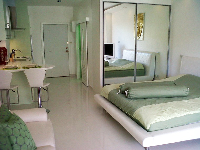 Beachfront Condo for Rent on Pratumnak Hill, Pattaya FOR RENT 8,000 THB/MONTH.