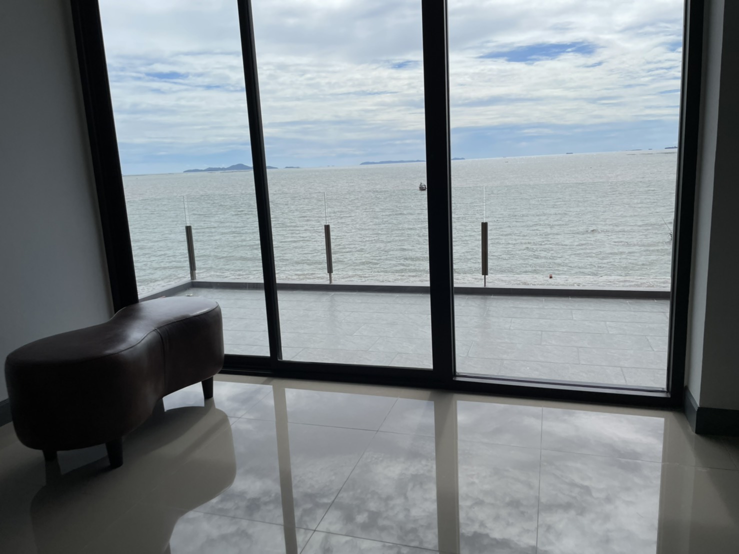 New Beachfront Apartment for Rent with Private Beach FOR RENT 6,000 THB/MONTH.2